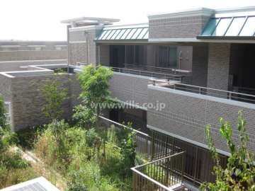 アーバンビュー芦屋山手A棟の外観（北東側から）