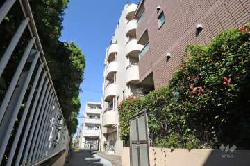 サンヒルズ小杉の外観（南西側から）