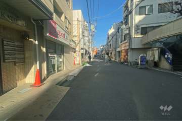 敷地東側の前面道路