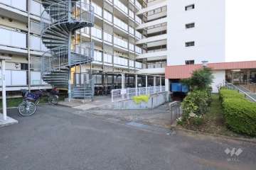 駐輪場（屋根付き）