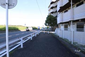 敷地北側の前面道路　
