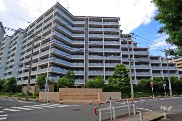 ザクレストシティの全体外観(南東側から)
