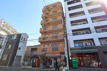 平間ロイヤルマンションの外観（北西側から）