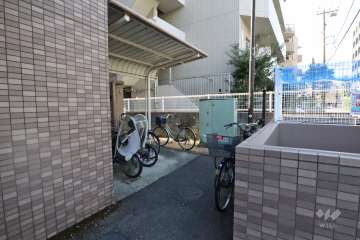 駐輪場（屋根付き）