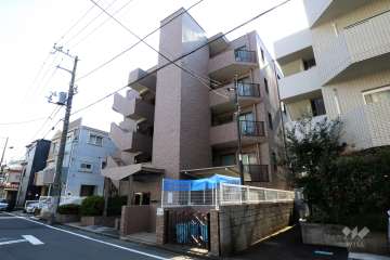 ロイヤルコーポ新川崎壱番館の外観（北西側から）