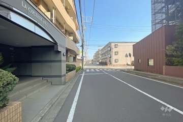 敷地東側の前面道路