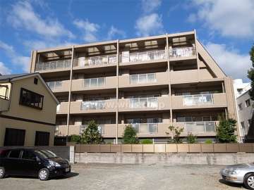 プレステージ芦屋ヴァンフィエルテの外観（南側から）　敷地南東側には公園があります。