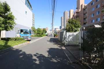 敷地北側の前面道路　