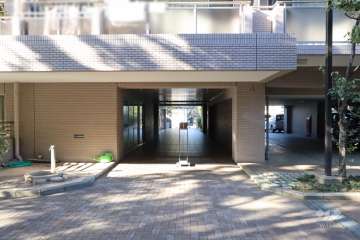 エントランスアプローチ　