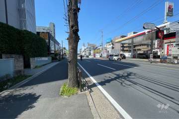 敷地北東側の前面道路