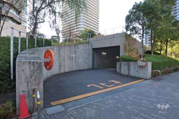 駐車場の出入り口