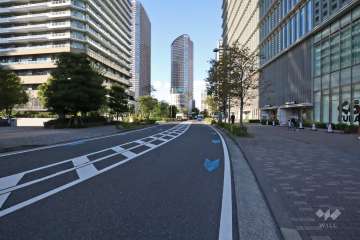 敷地東側の前面道路