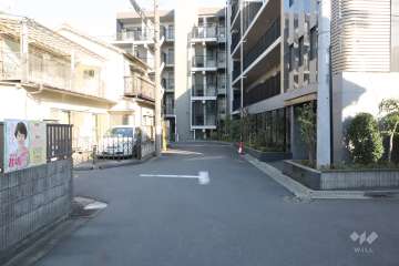 敷地北側の前面道路　