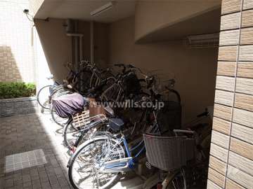 エントランス横にある駐輪場