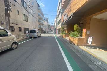 敷地南側の前面道路
