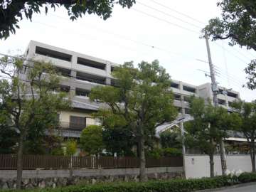 プラウド芦屋の外観（南側から）