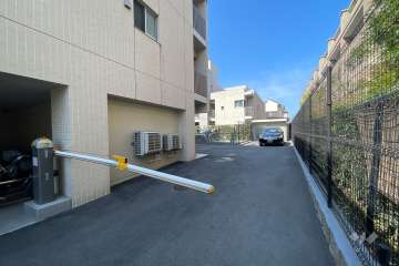 駐車場の出入り口