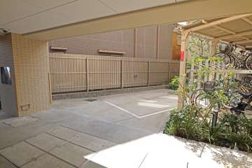 敷地内駐車場（屋外平面式）