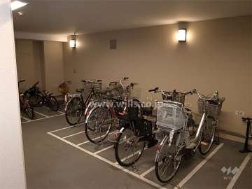 地階にある駐輪場