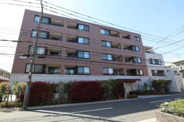 プレシス等々力緑地グリーンパークスの外観（南東側から）