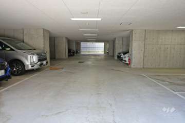 敷地内駐車場（屋内平面式）