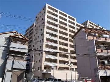 ロイヤル西宮ルシエルの外観（南側から）