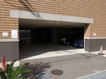 敷地内駐車場（屋内平面式）