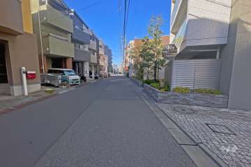 敷地南側前面道路（東側から）