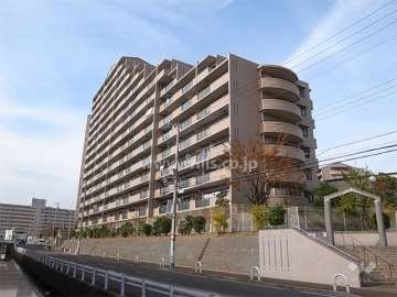 コート甲子園南4番館の外観（東側から）