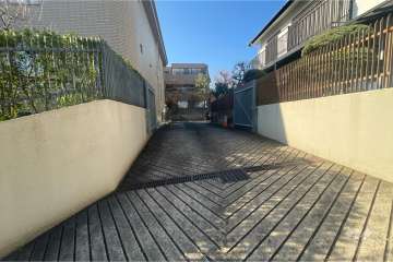 駐車場の出入り口