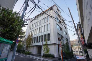 ピアース白金台3丁目の外観（南東側から）