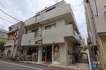 サンハイム用賀の外観(東側から)