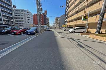 敷地北側の前面道路