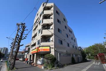 マンションの外観（南西側から）