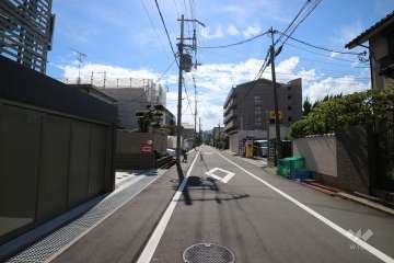 敷地北側前面道路（東側から）