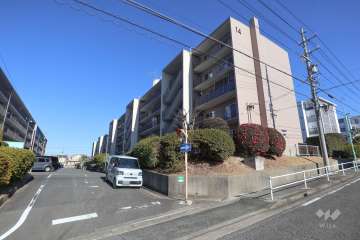 桃山第3住宅14号棟の外観（南東側から）