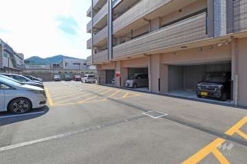 敷地内駐車場（屋外平面式・屋内平面式）