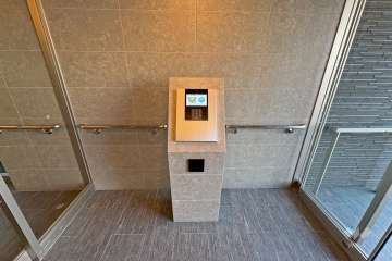 エントランスはオートロック付きです。