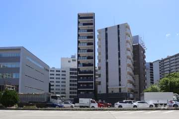 プレサンスTHE高岳の外観（西側から）