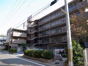 ライオンズマンション芦屋伊勢町弐番館の外観（北西側から）