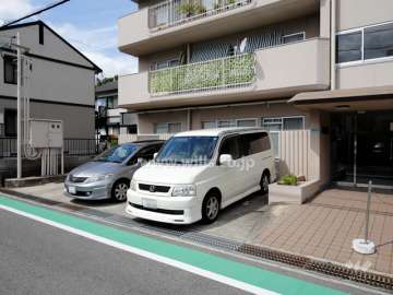 敷地内駐車場（屋外平面式）