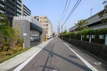 敷地南側の前面道路
