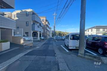 敷地南側の前面道路