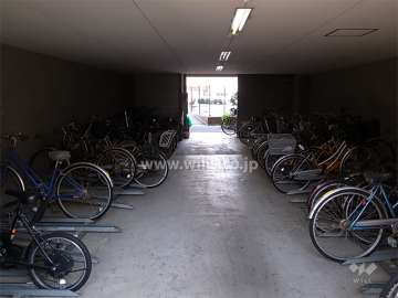 駐輪場（屋内）