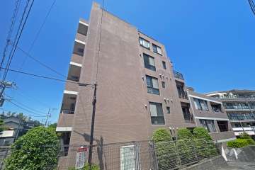 コスモ宮崎台グランデュールの外観（南東側から）