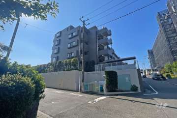 グリーンシティー鷺沼参番館の外観（東側から）