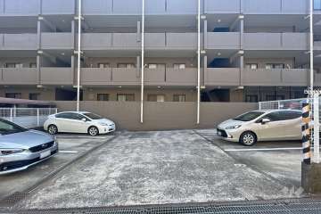 敷地内駐車場（屋外平面式）