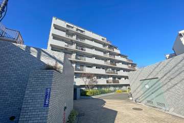 たまプラーザ東パークホームズの外観（南西側から）