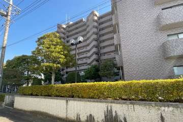 鷺沼ガーデン１０２の外観（南西側から）　