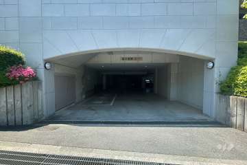 駐車場の出入り口